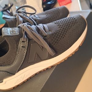 New balance shoes 247
